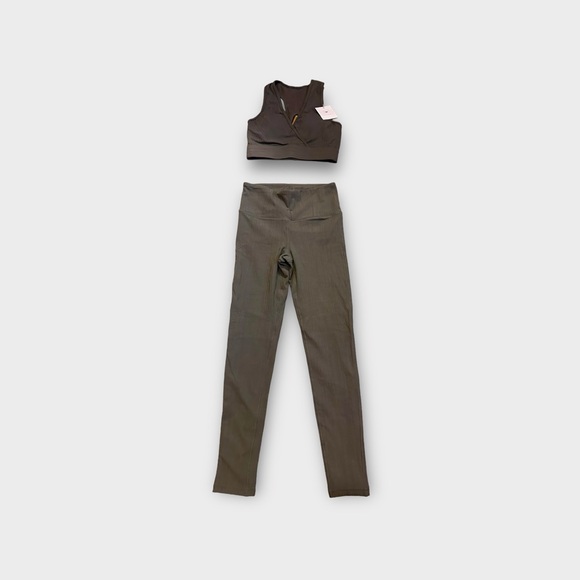 NWT Rivals & Resilience women's yoga legging/bra set - women's size Small - NWT - Picture 7 of 13